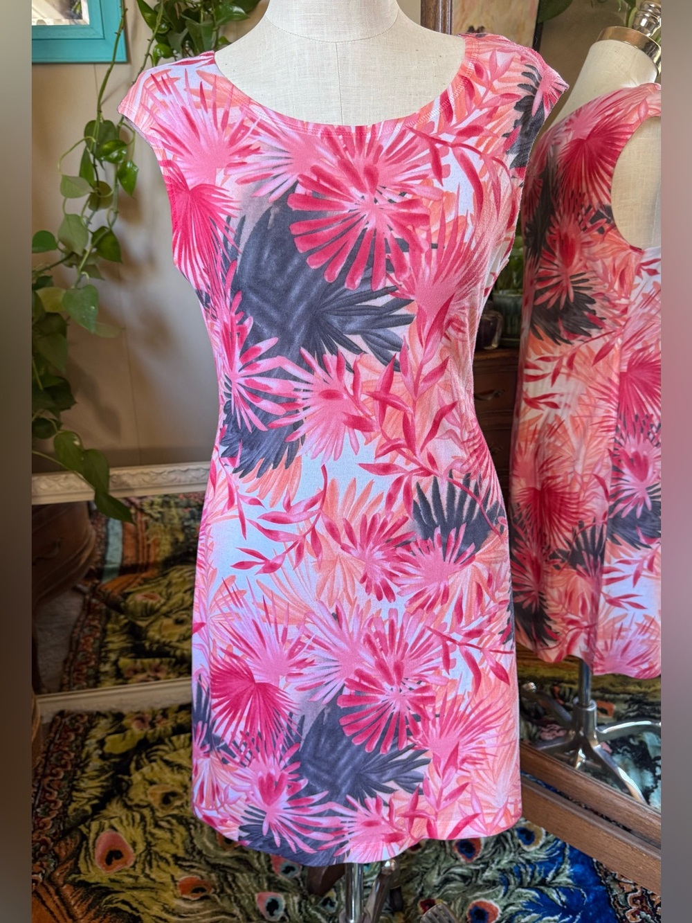 Nally & Millie Pink and Coral Floral Knit shift dress, XL
